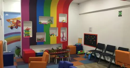 CHIQUITOS PLACE PELUQUERIA INFANTIL  JUGUETERIA